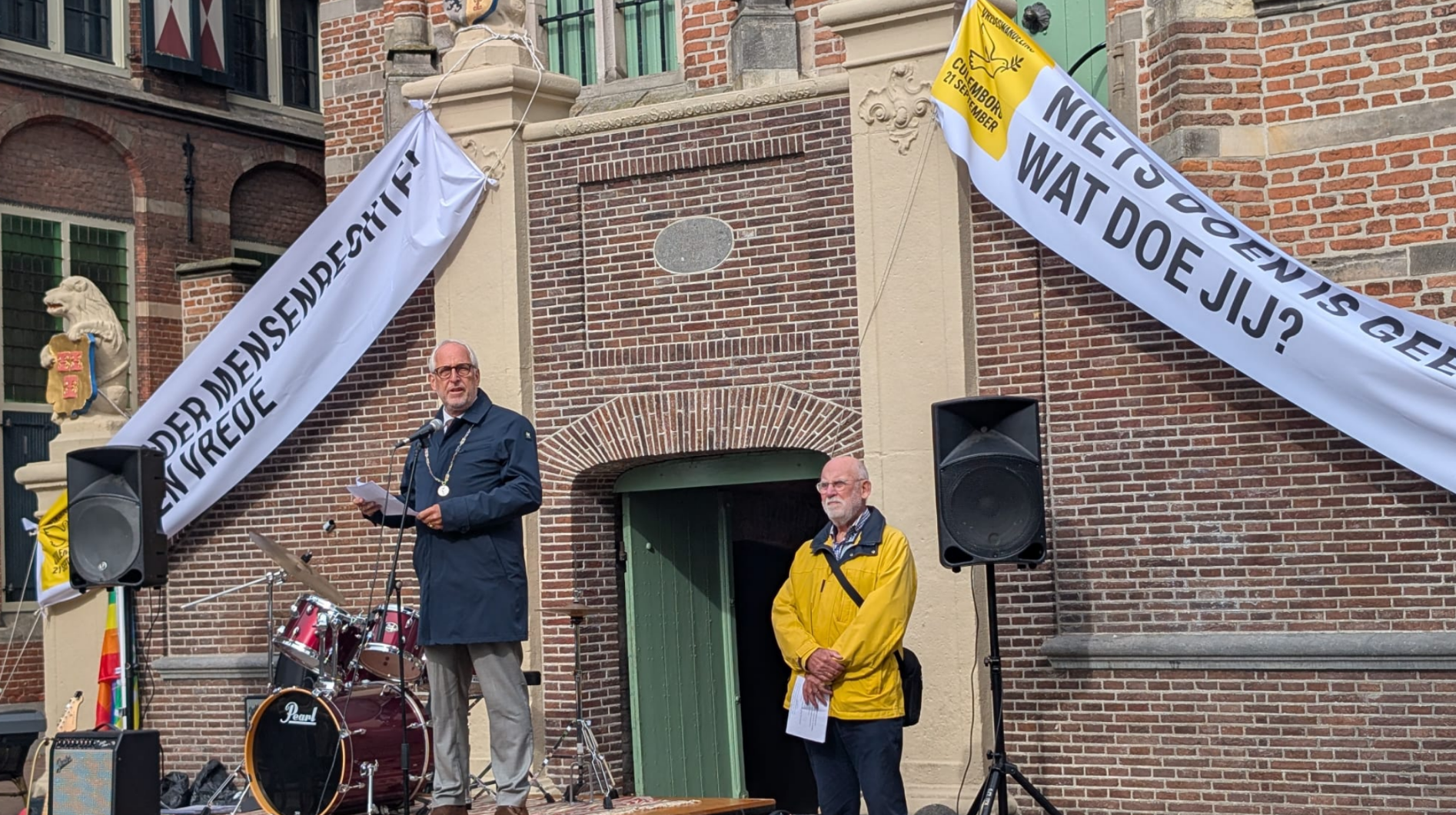 Burgemeester: ‘Niets doen is geen optie – vrede begint bij onszelf’